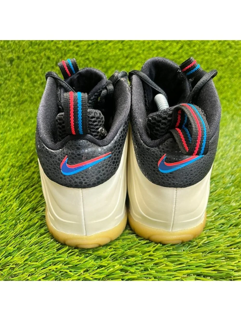 Nike Air Foamposite Pro Boys Size 7Y Ivory Black Blue Basketball Shoes Sneakers
